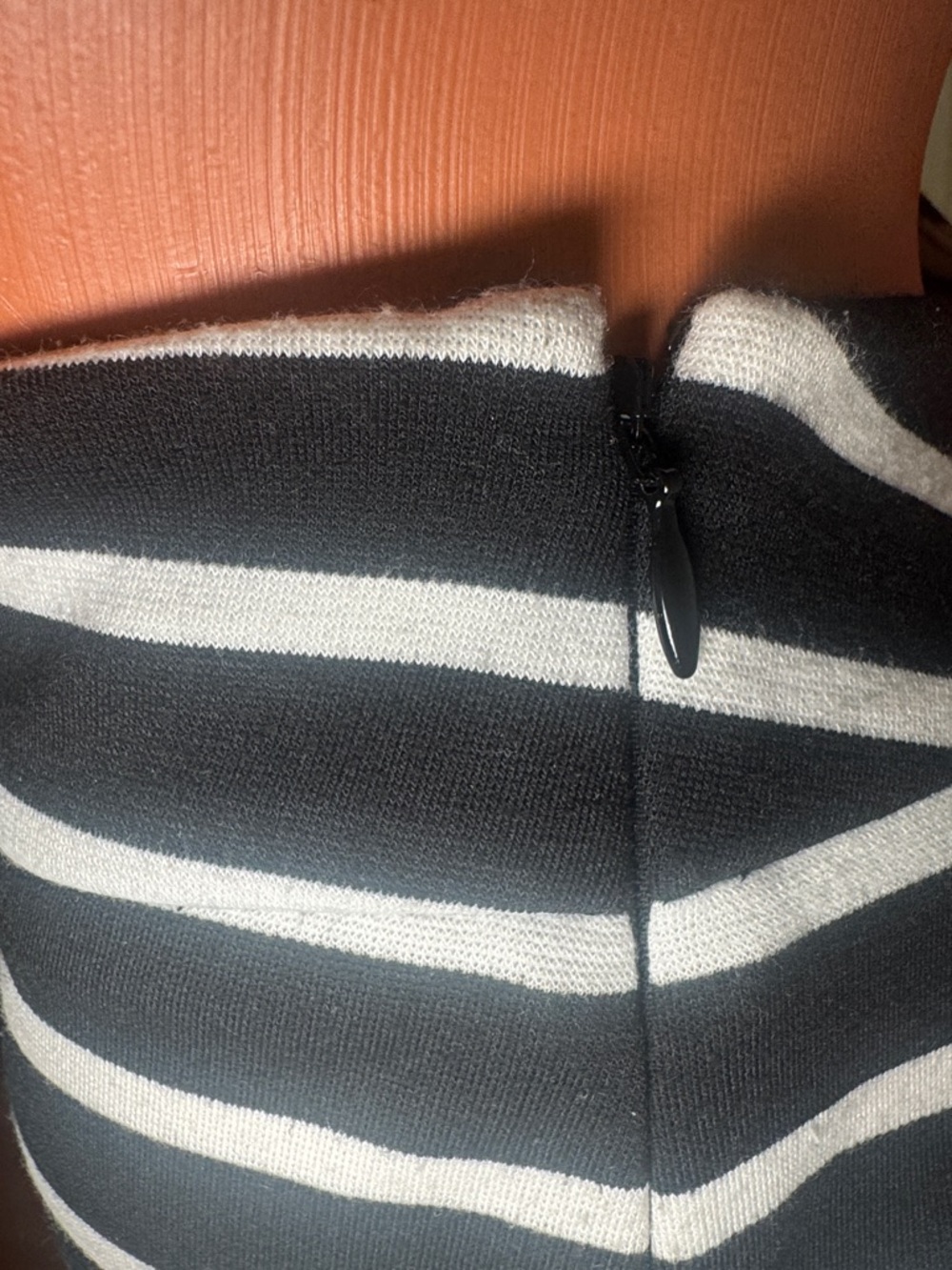 WHBM Ponte Knit Black White Stripe Sailor Shorts Mid Rise Side Zip Sz 2 EUC $68 - Picture 2 of 10